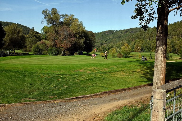 Doprava s řidičem na golf do Karlových Varů
